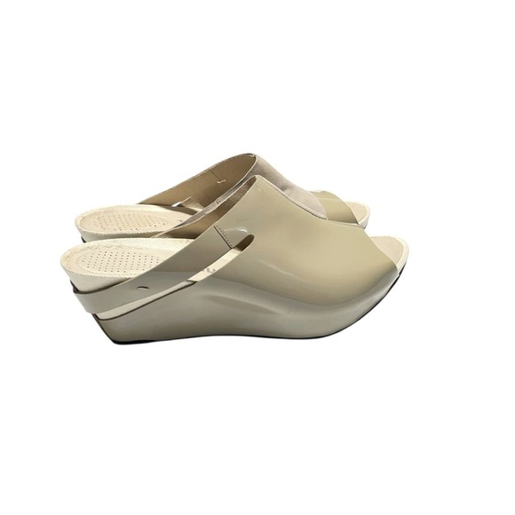 Tsubo Taupe Leather Wedge Slip Ons Womens 8 Lagom Scandi Chic Minimalist Office - Picture 4 of 14